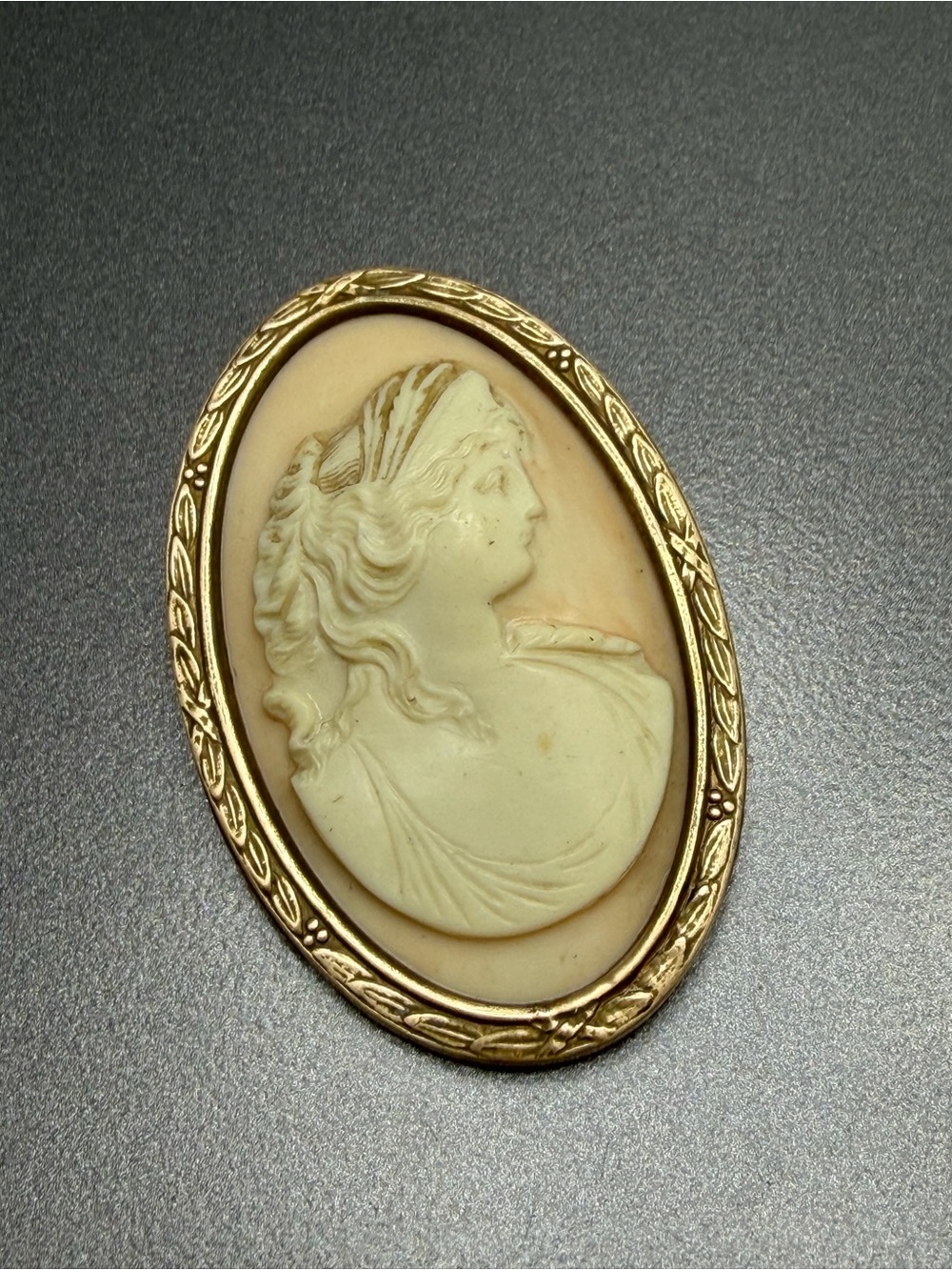 Vintage Celluloid Cameo Brooch